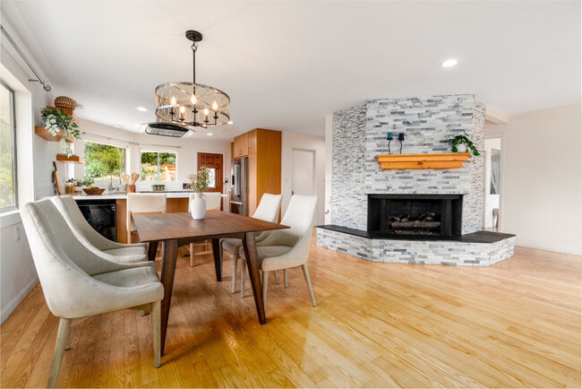 5021 Foothill Blvd in San Diego, CA - Building Photo - Building Photo