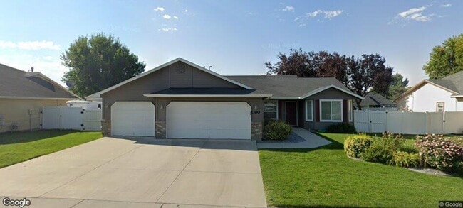 property at 1100 Mallard St