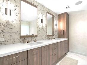 2371 Bayview Ln in North Miami, FL - Building Photo - Building Photo