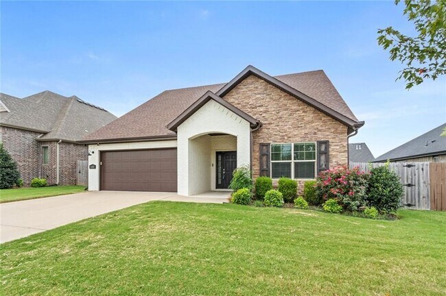 4400 SW Eggersway Pl in Bentonville, AR - Building Photo - Building Photo