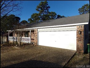 3916 Sam Peck Rd in Little Rock, AR - Building Photo - Building Photo
