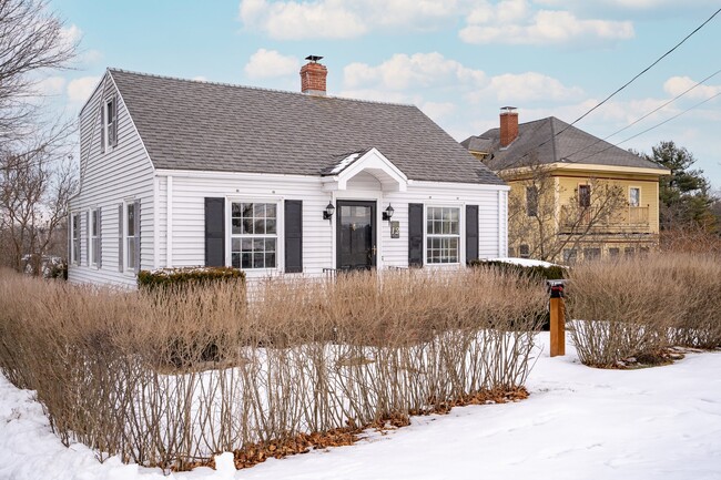 12 Lee Ave in South Portland, ME - Foto de edificio - Building Photo