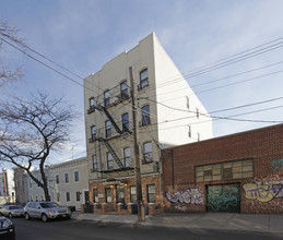 320 Powers St in Brooklyn, NY - Building Photo - Building Photo