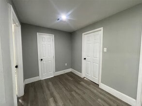 2508 S Texas Ave in Pearland, TX - Foto de edificio - Building Photo