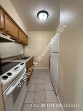 245 Uteg St in Crystal Lake, IL - Building Photo - Building Photo