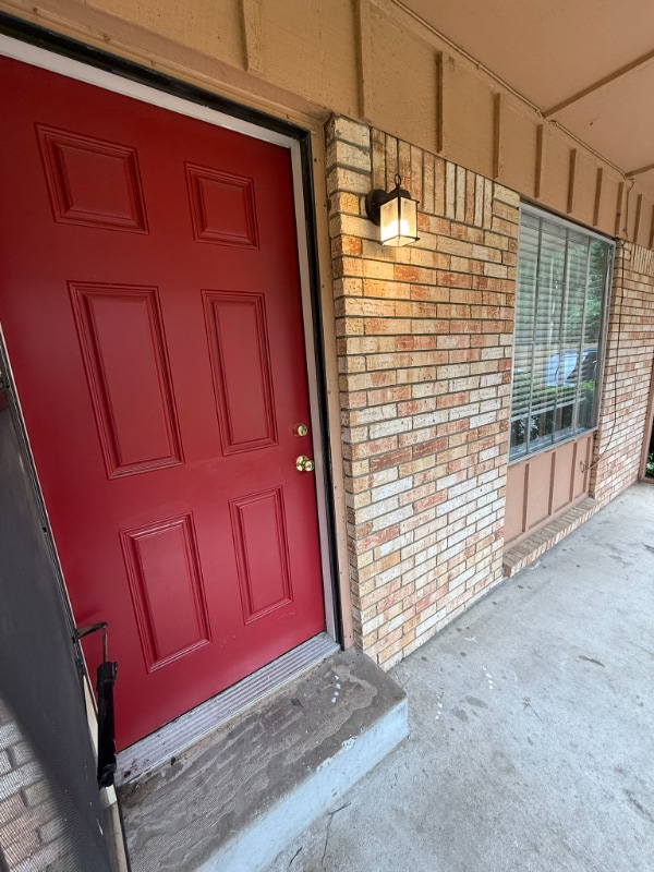 property at 4812 S Victor Ave