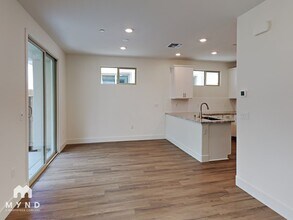 10564 Trill Wy in Elk Grove, CA - Foto de edificio - Building Photo