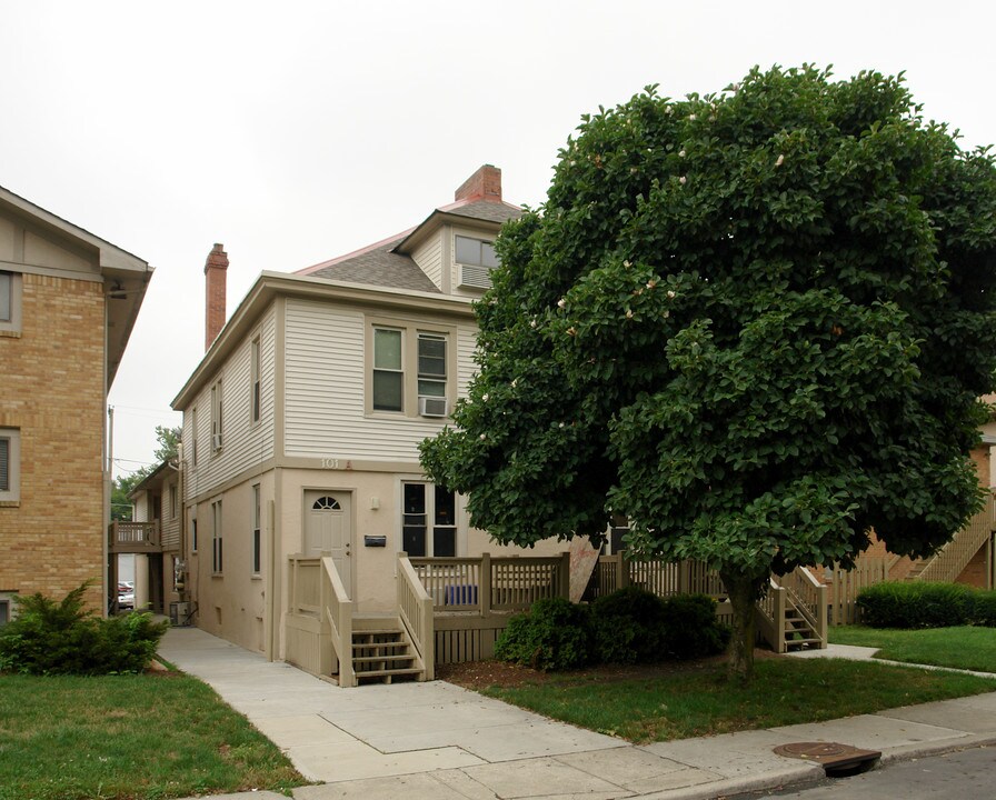 99-101 E Norwich Ave in Columbus, OH - Building Photo