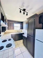 3105 N Hoehn Rd, Unit 3 in Edinburg, TX - Building Photo - Building Photo