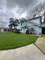 2609-2611 W Mission Ct in Visalia, CA - Building Photo
