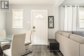 6413 Frederica St in Niagara Falls, ON - Building Photo - Building Photo