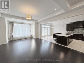 96 Threshing Mill Blvd. in Oakville, ON - Building Photo - Building Photo
