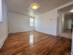 6332 28th Ave, Unit 1st floor unit in Kenosha, WI - Building Photo - Building Photo