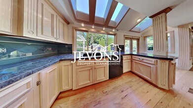15444 139th Ave SE in Renton, WA - Building Photo - Building Photo