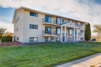 Scherer Apartments in Medicine Hat, AB - Building Photo - Building Photo