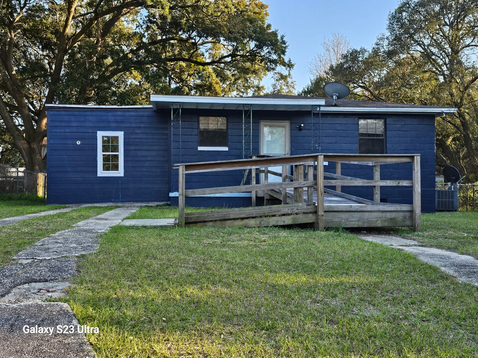 27 Redwood Cir in Pensacola, FL - Building Photo