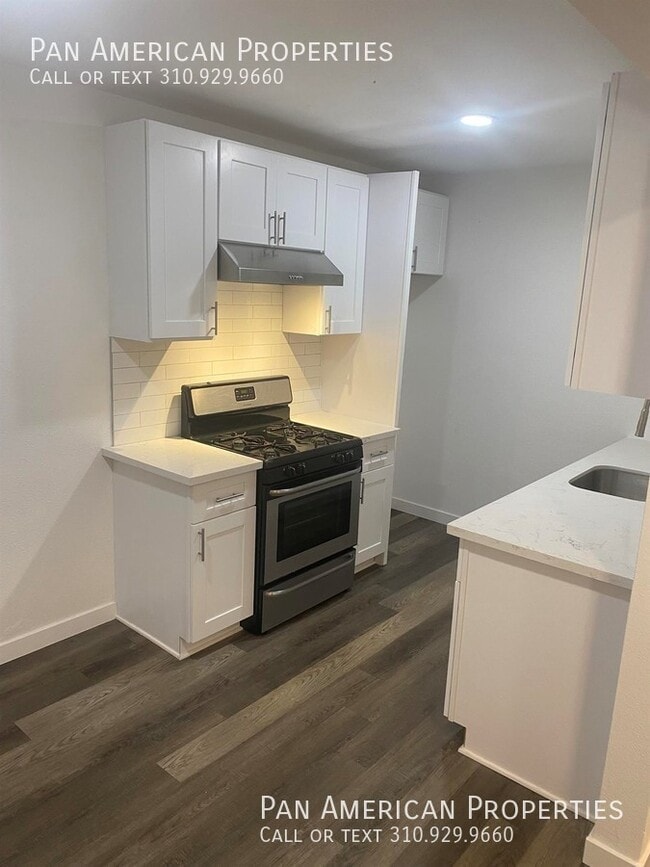 property at 1423 W Lingan Ln