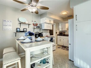 18316 Gulf Blvd in Redington Shores, FL - Building Photo - Building Photo
