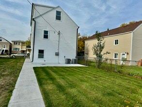 3135 S 53rd Ave, Unit 2 in Cicero, IL - Building Photo - Building Photo