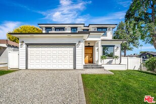 6032 Goodland Ave in Los Angeles, CA - Building Photo