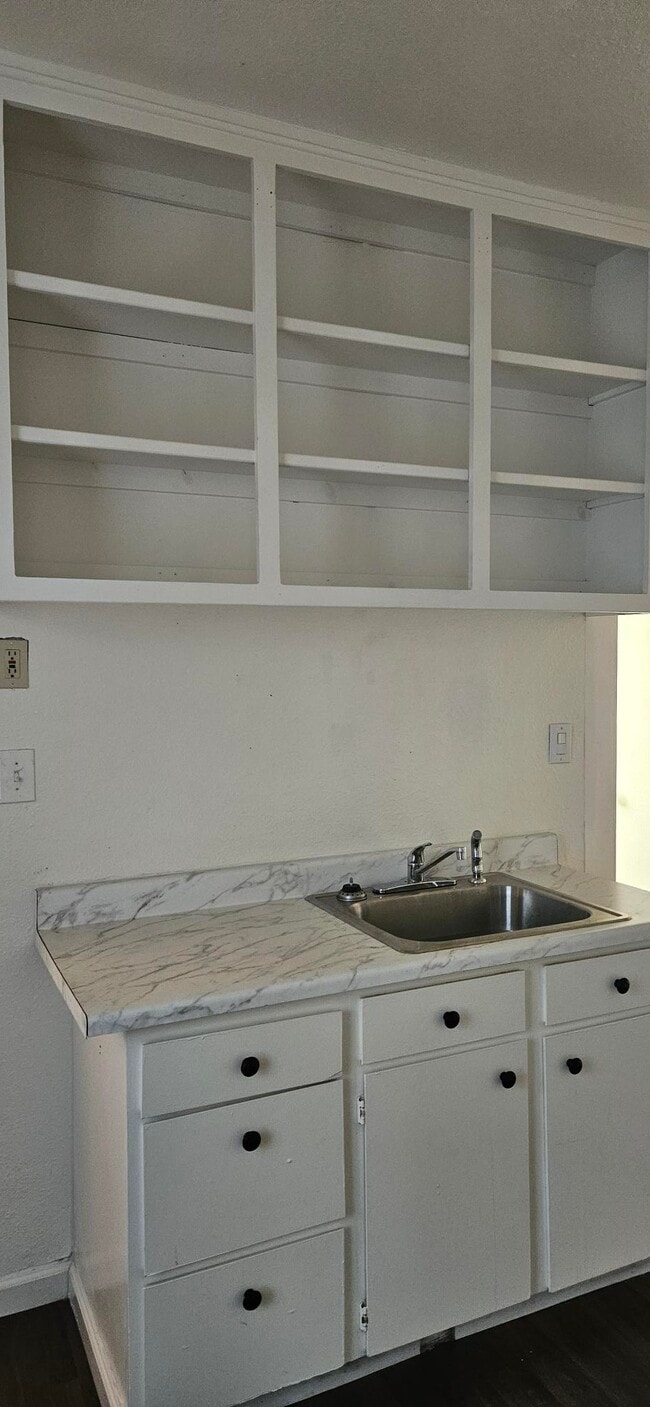 609 E Main St in Turlock, CA - Building Photo - Building Photo