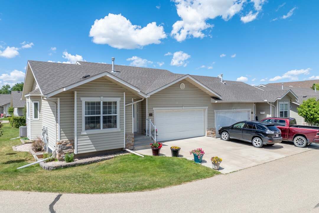 Cornerstone Place in Red Deer, AB - Building Photo