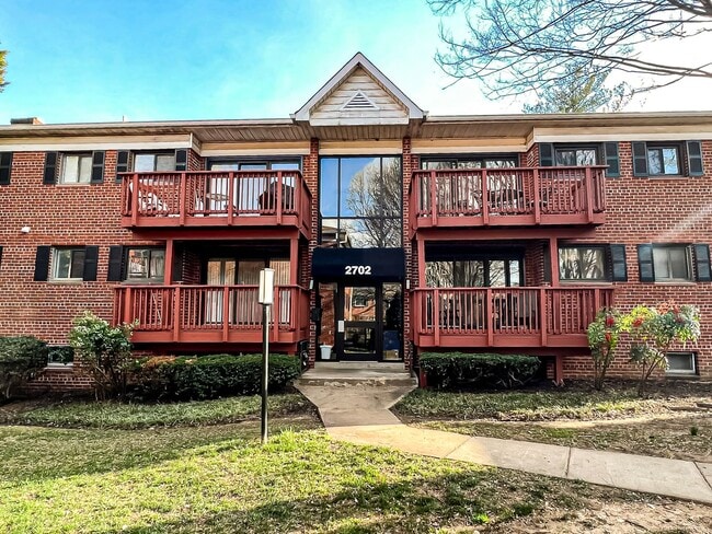 property at 2702 Dartmouth Rd