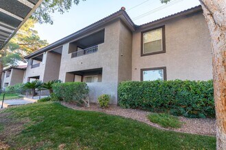 2606 S Durango Dr in Las Vegas, NV - Building Photo - Building Photo