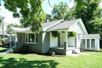 110 Hillandale Rd in Greenville, SC - Building Photo - Building Photo