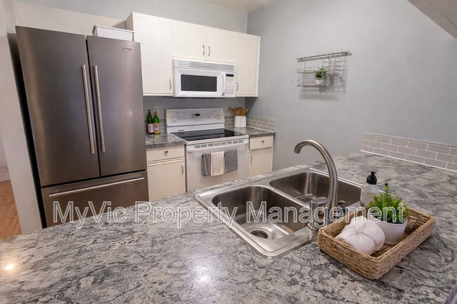 11045-11123 123 St NW in Edmonton, AB - Building Photo - Building Photo