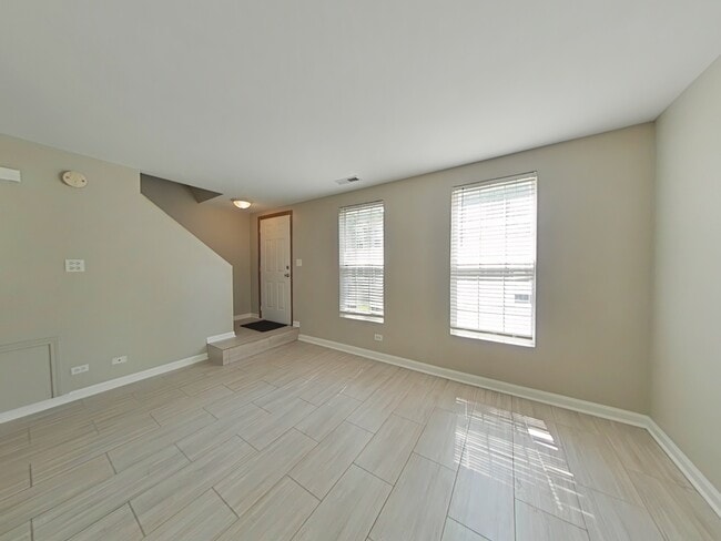 1101 Symphony Dr in Aurora, IL - Building Photo - Building Photo