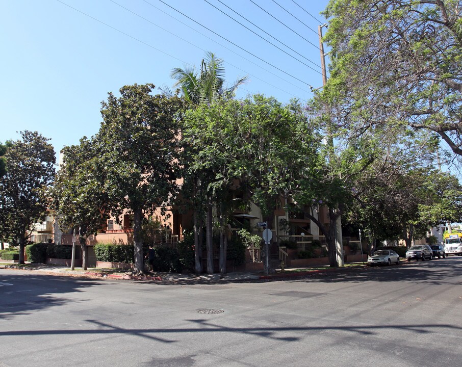 1705 S Westgate Ave in Los Angeles, CA - Building Photo
