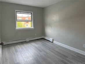 620 Rosedale Ave-Unit -1 in Bronx, NY - Building Photo - Building Photo