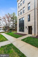 7410 Backett Wood Ter in McLean, VA - Building Photo - Building Photo