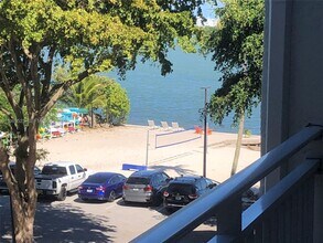 750 NE 64th St in Miami, FL - Foto de edificio - Building Photo