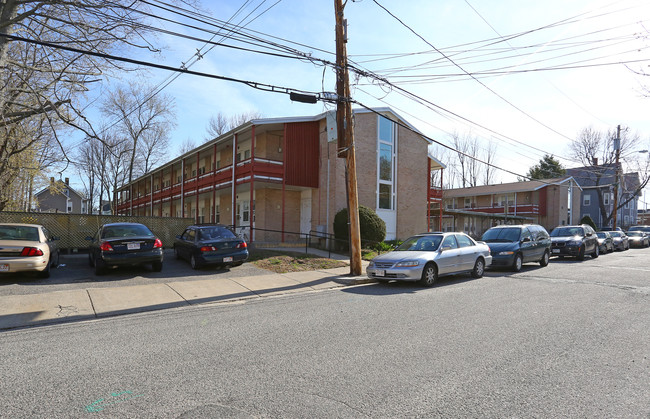 80-86 Orange St in Waltham, MA - Foto de edificio - Building Photo