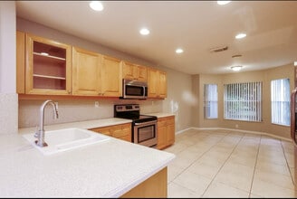 2120 N 34th Ave in Hollywood, FL - Building Photo - Building Photo