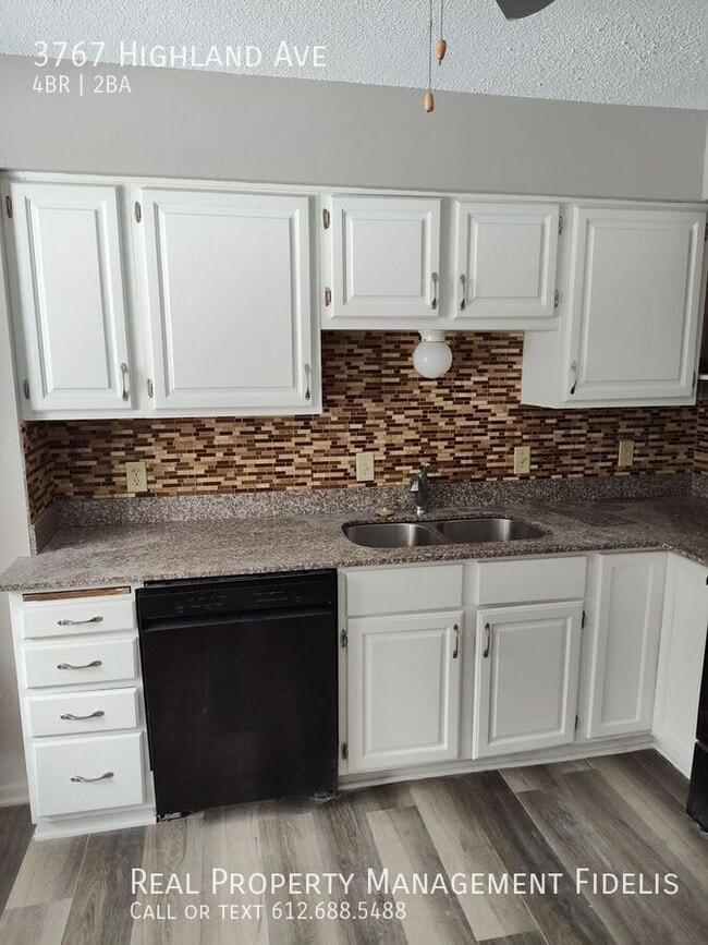 3767 Highland Ave in White Bear Lake, MN - Building Photo - Building Photo