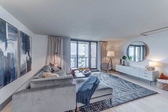 2233 S Highland Ave in Lombard, IL - Foto de edificio - Building Photo