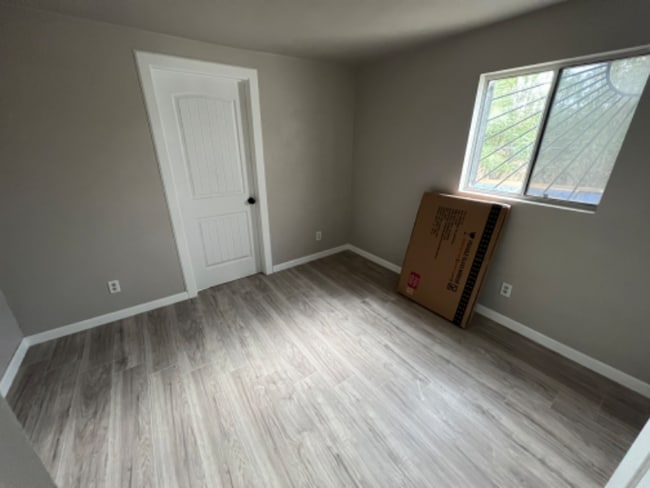 321 E Grant Rd in Tucson, AZ - Building Photo - Building Photo