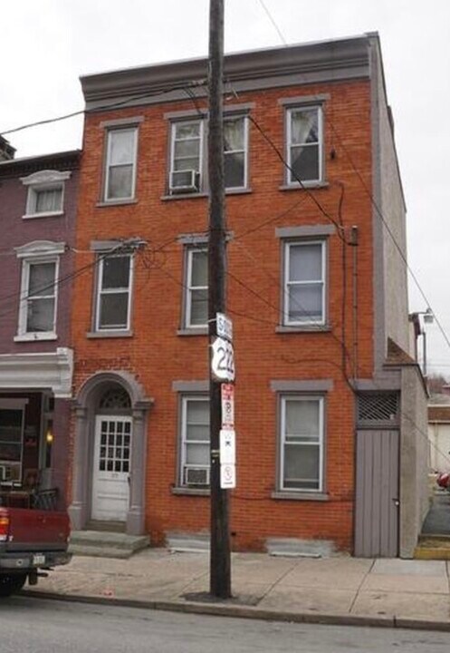 110 S Prince St in Lancaster, PA - Building Photo