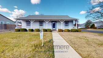 1150 Edgemont Pl in College Place, WA - Building Photo