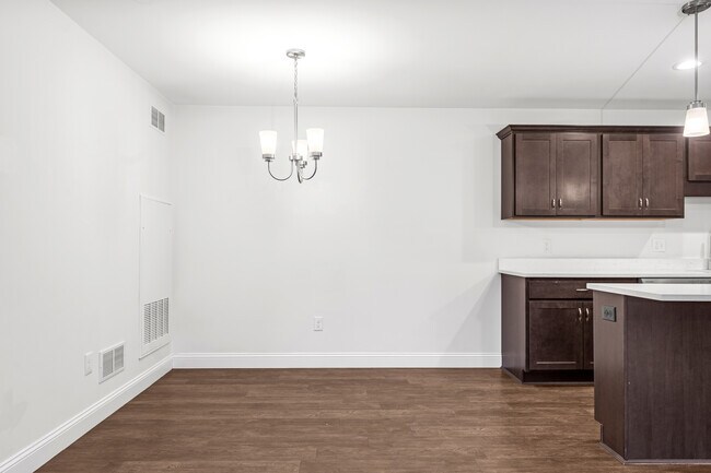 Saw Mill Square Apartments in North Kingstown, RI - Building Photo - Building Photo