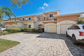2584 Stockbridge Square SW in Vero Beach, FL - Building Photo - Building Photo