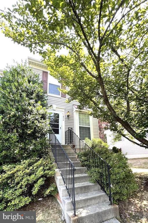 property at 1974 Teasel Ct