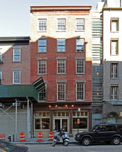 214 Front St in New York, NY - Building Photo - Building Photo