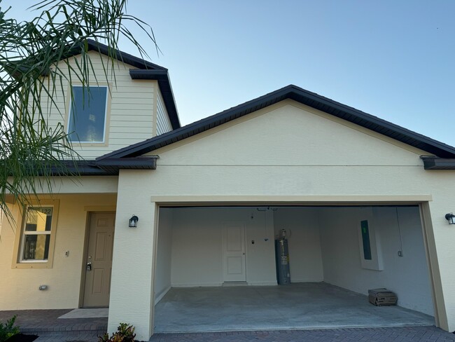 property at 664 Carlyle Wy