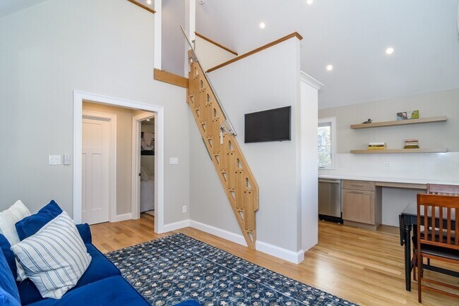 12 Maugus Ave in Wellesley, MA - Building Photo - Building Photo