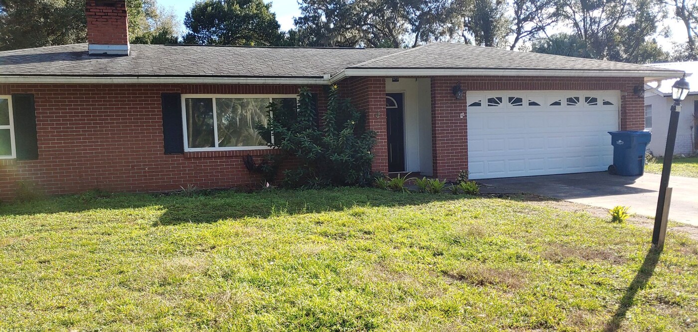 756 Mockingbird Ln in DeLand, FL - Building Photo