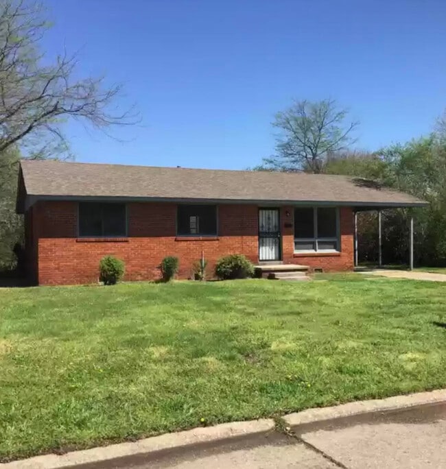 property at 804 Biltmore St